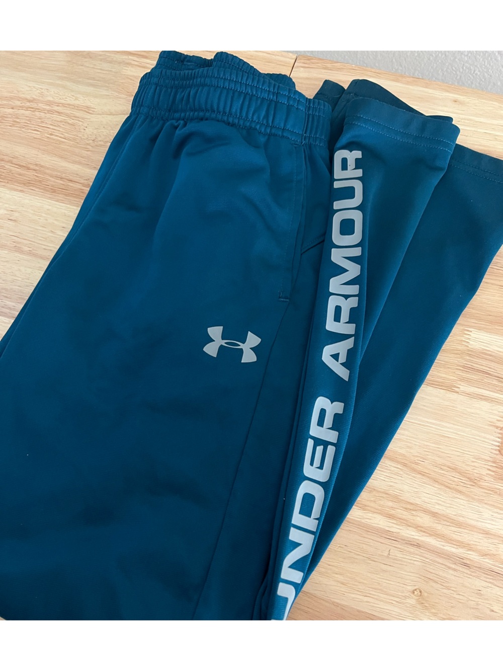 Under Armour Youth Medium Loose Fit Athletic Pants